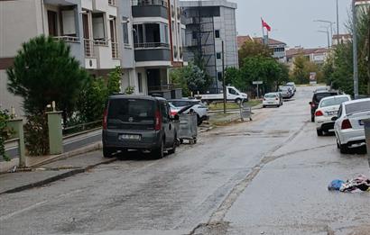 C21 LOCA' DAN ALTIEYLÜLDE İZMİR YOLUNA YAKIN SATILIK 1+1 DAİRE