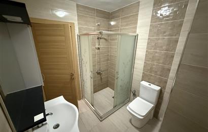 Maltepe Zümrütevler’de Caddeüstü Kiralık Daire