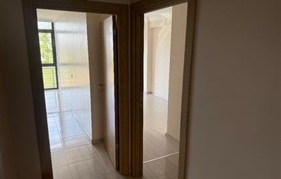 Maltepe Zümrütevler’de Caddeüstü Kiralık Daire