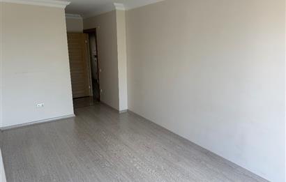 Maltepe Zümrütevler’de Caddeüstü Kiralık Daire