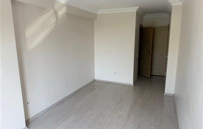 Maltepe Zümrütevler’de Caddeüstü Kiralık Daire
