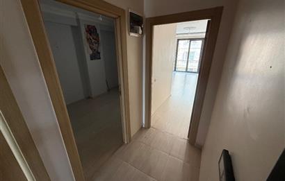 Maltepe Zümrütevler’de Caddeüstü Kiralık Daire