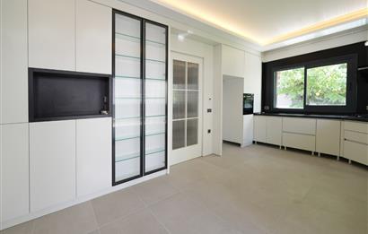 C21 Bal'dan Atatürk Mahallesinde Asansörlü 4 Katlı Lüks Villa