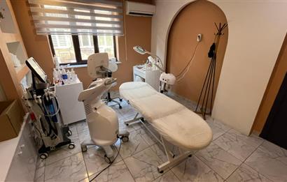 BALIKESİR ÇARŞIDA 3 KATLI DEVREN KİRALIK FIRSAT GÜZELLİK MERKEZİ