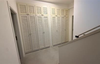 BODRUM GÜNDOĞANDA ÖZEL PLAJLI SİTEDE SATILIK TRİPLEKS VİLLA