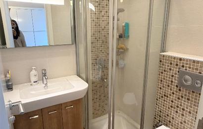 BODRUM GÜNDOĞANDA ÖZEL PLAJLI SİTEDE SATILIK TRİPLEKS VİLLA