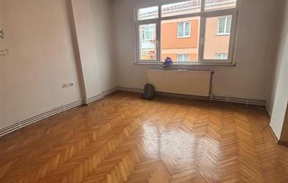 Talatpaşa caddesi üzerinde, ferah ve aydınlık 2+1 kiralık daire